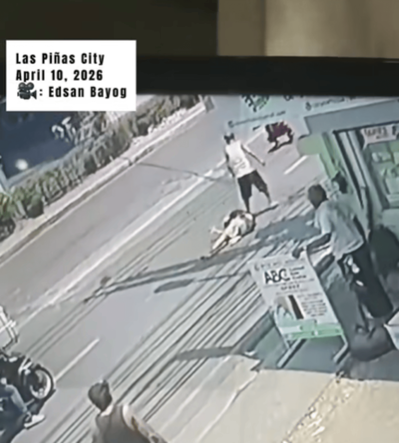 Snatcher hit by motorcycle while fleeing — Instant karma or missed justice?
